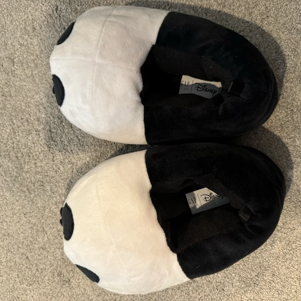 🎃 Gap x Disney Jack Skellington Slippers – Size 3/4